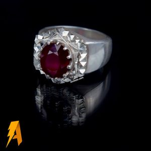 انگشترمردانه دستساز نقره یاقوت سرخ معدنی مدل اینه کاری دور تاج کد۳۶۶۲