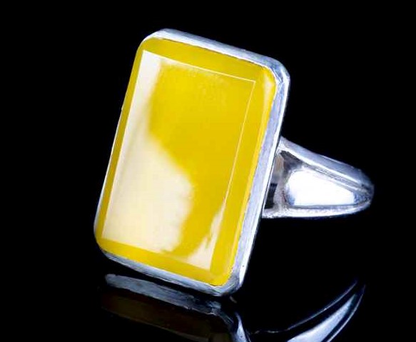 انگشتر عقیق زرد