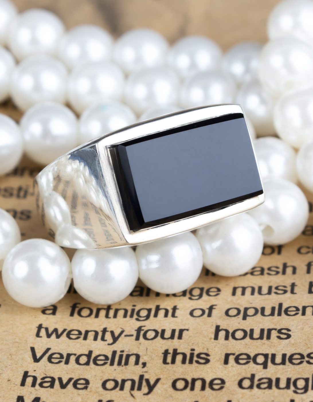 انگشتر عقیق مشکی