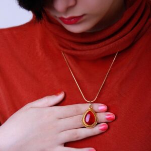 گردنبند عقیق یمنی سرخ با آبکاری طلایی کد ۱۱۴۶۰