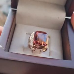 انگشتر مردانه اسپرت الکساندریت با آبکاری رز گلد و مخراج الماس طبیعی کد ۱۱۴۲۲