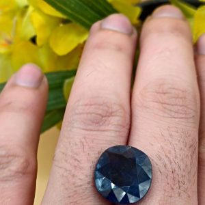 نگین یاقوت کبود طبیعی آفریقایی کد ۱۱۹۴۴