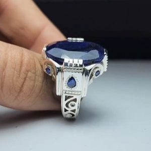 انگشتر یاقوت کبود مردانه کد ۱۲۰۴۳